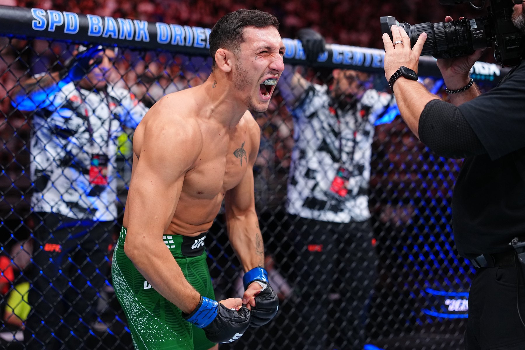 Francesco Nuzzi esulta dopo la vittoria